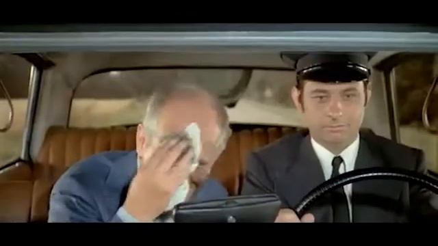 Самая знаменитая  уркаганская  песня-  с Одесского кичмана сбежали два уркана. Юмор.