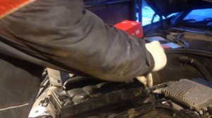 Замена воздушного фильтра на 221 мерседесе