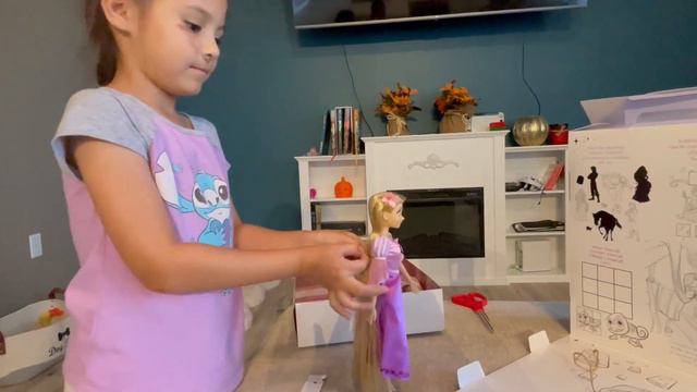 Unboxing Repunzel Disney Doll | Munchkin World смотреть онлайн