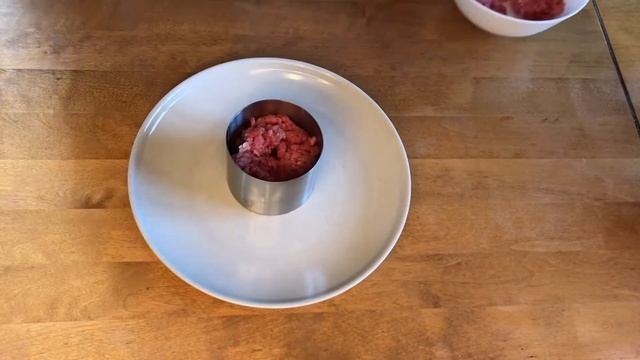 Бифштекс по-татарски (или стейк тартар)