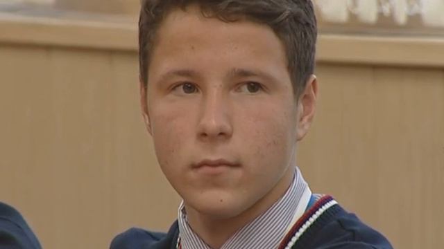 Единоборец Артем Левин призывает заниматься спортом смотреть онлайн