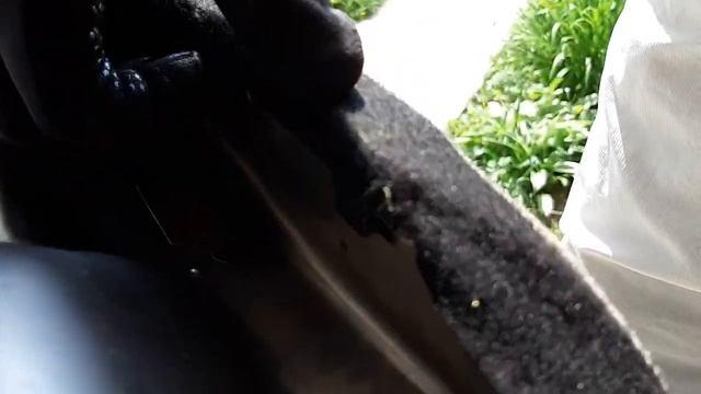 Снятие обшивки сиденья. Как отстегнуть передний фиксатор. смотреть онлайн