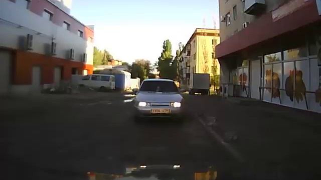 курица за рулем.avi смотреть онлайн