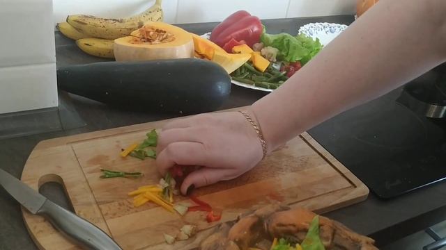 Какими овощами кормить бородатую агаму и черепаху смотреть онлайн