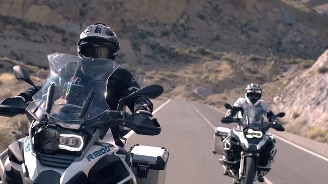 BMW R1200GS And 1200GS Adventure And  Bridgestone Battlax Adventure A41