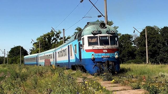 Отправление дизель-поезда Д1-704 от станции Цветково смотреть онлайн