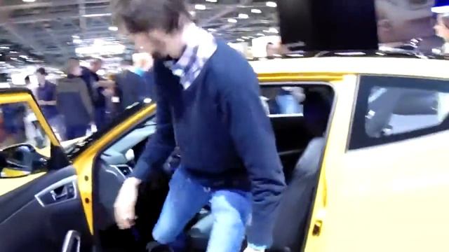 Veloster ( Международный автосалон Крокус ) Москва. смотреть онлайн