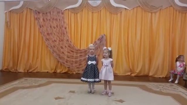 Песенка об осени. Золотая песенка. смотреть онлайн