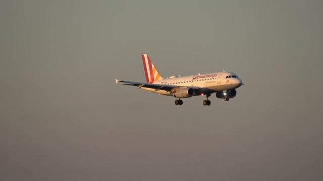 Beautiful evening Plane spotting at Cologne Bonn airport - MD-11F, 747, A300, etc. смотреть онлайн