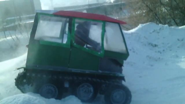 самодельный гусеничник , через снежную насыпь , t -32С смотреть онлайн