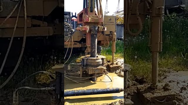 Работа стола обсадного полноповоротного СОВ-000. Геомаш. смотреть онлайн