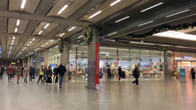 King’s Cross Station and St Pancras Station walk | London смотреть онлайн