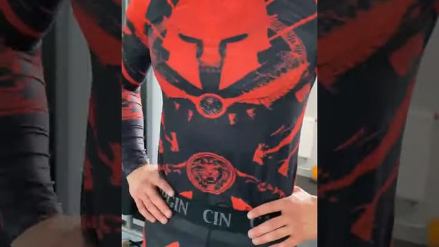 Спортивный костюм смотреть онлайн