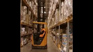 Работа на штабелере. Склад