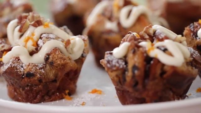 Beth's Cinnamon Bun Breakfast Puddings | ENTERTAINING WITH BETH смотреть онлайн