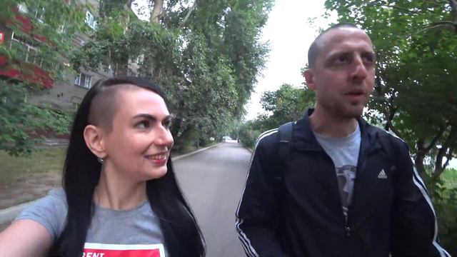 ПРИСТАЛА ОХРАНА В МАГАЗИНЕ. МЫ ПРИДУМАЛИ УЗБЕЧКА-ПАТРУЛЬ! смотреть онлайн