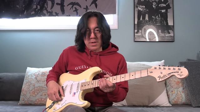 Unboxing Fender Yngwie Malmsteen Signature Stratocaster смотреть онлайн