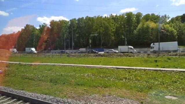 Москва МЦК вид из окна электропоезда ЭС2Г Ласточка перегон Ботанический сад - Владыкино - Окружная смотреть онлайн