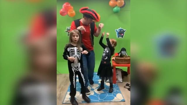 Halloween Party Games And Songs With Steve And Maggie | Halloween Stories For Kids