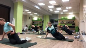 Силовая тренировка/групповой формат (ягодицы и пресс)