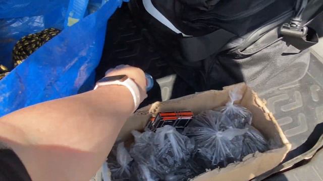 62 ВЛОГ?ЗАШИВАЕМ СТАРЫЙ ПОТОЛОК ПАНЕЛЯМИ ПВХ?ПРИВЕЗЛИ КУЧУ ВЕЩЕЙ В ДОМ? смотреть онлайн