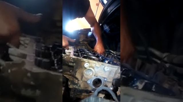 Хендай Солярис 1,6 . Снимаем ГБЦ после перегрева двигателя. смотреть онлайн