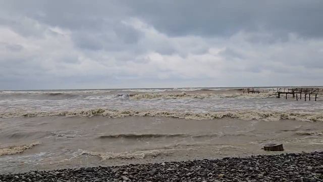 Архипо-Осиповка 5 февраля 2024 года ? Чёрное море штормит ? Автор: Юлия смотреть онлайн