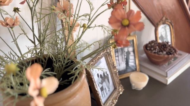 Cozy Home Tour - Simple Cottage Farmhouse Decor