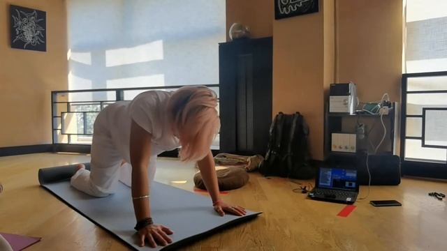 Тантра йога. Энергия идет в теле смотреть онлайн