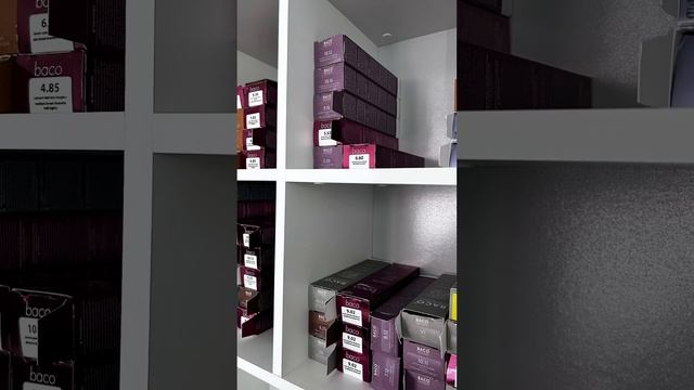 Мелирование никуда не уходит, так же остаётся востребованными окрашиванием ?