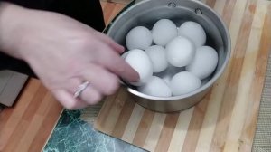 как сварить яйца чтобы они не треснули и хорошо числились