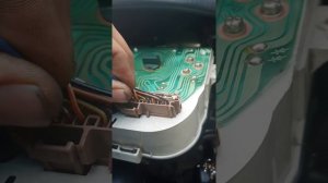 Как найти провод тахометра