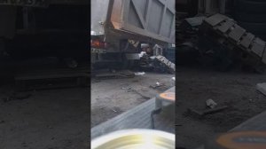 затворный механизм заднего борта самосвала