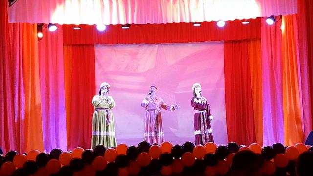 Идёт солдат по городу