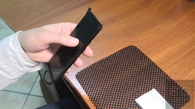 Достойная замена чехлам. Шикарное решение для тех кто любит живой смартфон. Винил под кожу смотреть онлайн