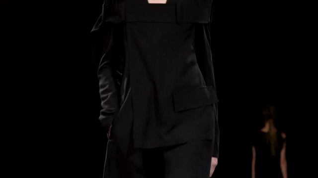 YOHJI YAMAMOTO S/S2021 смотреть онлайн