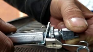 Работа механизма автоподвода колодок к барабану Duster код GLRK16 производитель Gallant