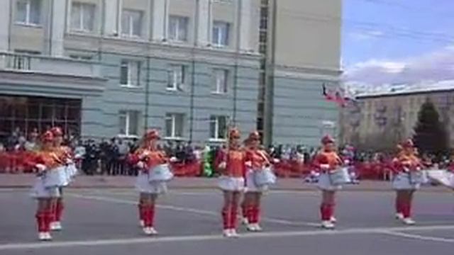 MOV03494 09.05.2013 Ижевск барабанщицы смотреть онлайн