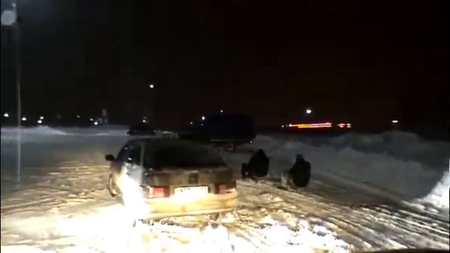 Снег в Ростове на Дону, дрифт на парковке АШАН 23 01 2012 смотреть онлайн