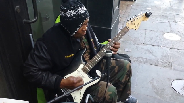 ЧЕРНОКОЖИЙ МУЗЫКАНТ МОЧИТ БЛЮЗ ► Настоящий Блюзмен Реальный Талант смотреть онлайн