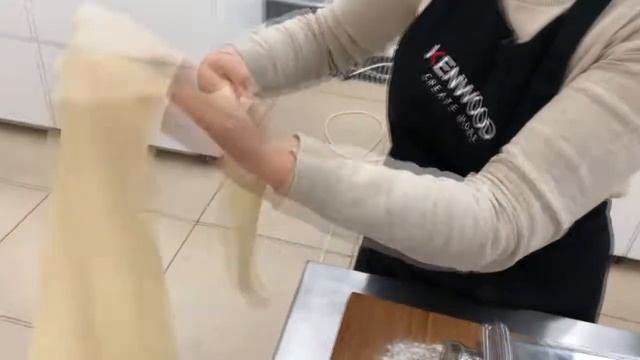 Домашняя паста с помощью насадок для кухонной машины Kenwood смотреть онлайн
