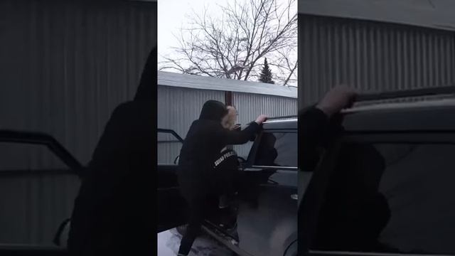 Ступенька подножка для доступа к автобагажнику смотреть онлайн
