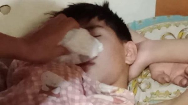 нюхает обосраные памперсы#бебра #памперс