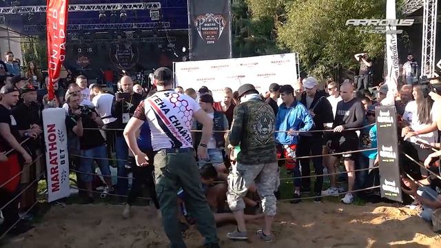 Пулемётчик Vs Регбист !!! Проиграл Регбист !конфликт!!