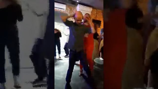 Танцы в "Wine not" смотреть онлайн