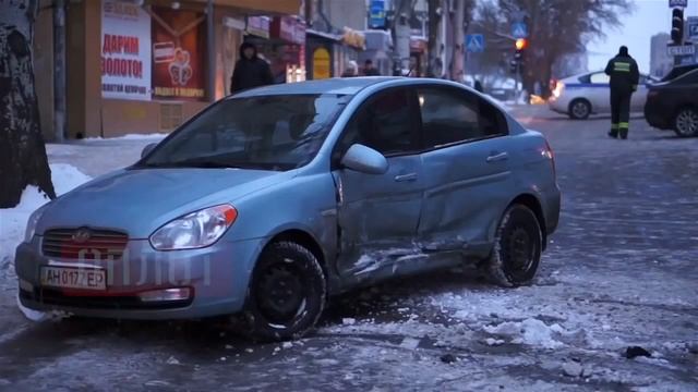 2014. 12. 02 ДТП на пересечении пр. 25-я и ул. Артема смотреть онлайн