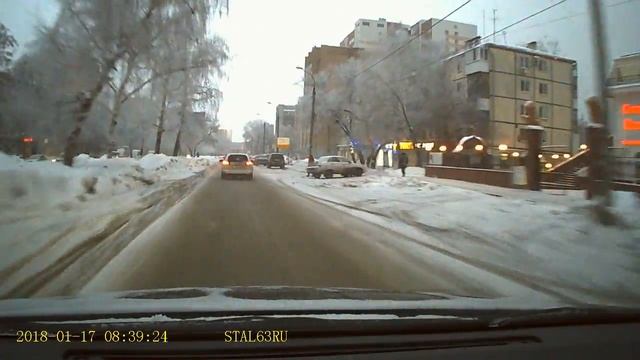 Зеркало заднего вида с видеорегистратором INTEGO VX-415MR - дневная съёмка, основная камера смотреть онлайн