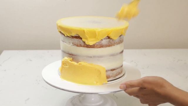 How To Use Cake Acrylic Disks For Smooth Buttercream, Icing and Ganache смотреть онлайн