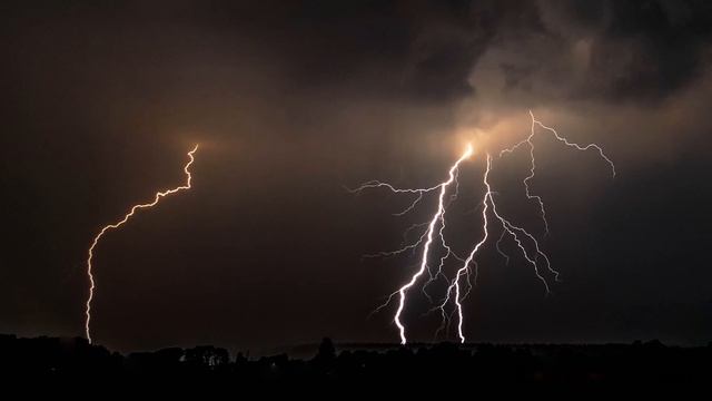1 Hour Rain And Thunderstorm Sounds For Focus, Relaxing And Sleep ⛈️ Epidemic ASMR