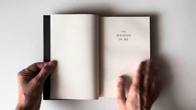 “The Woman In Me” by Britney Spears - Book Review / Unboxing | Книга Бритри Спирс - Распаковка смотреть онлайн